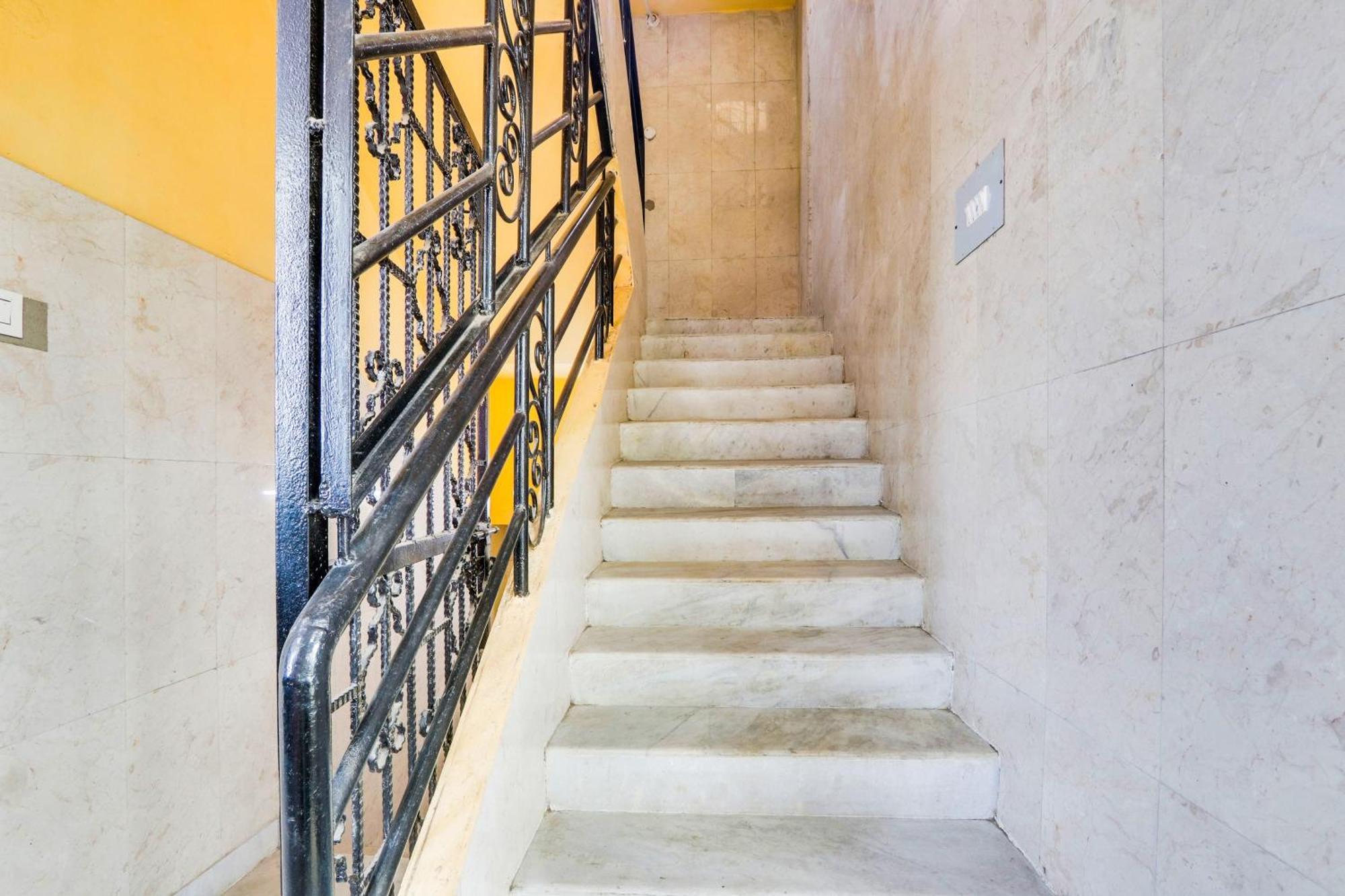 Hotel O City Inn Luxury Rooms Warangal Esterno foto