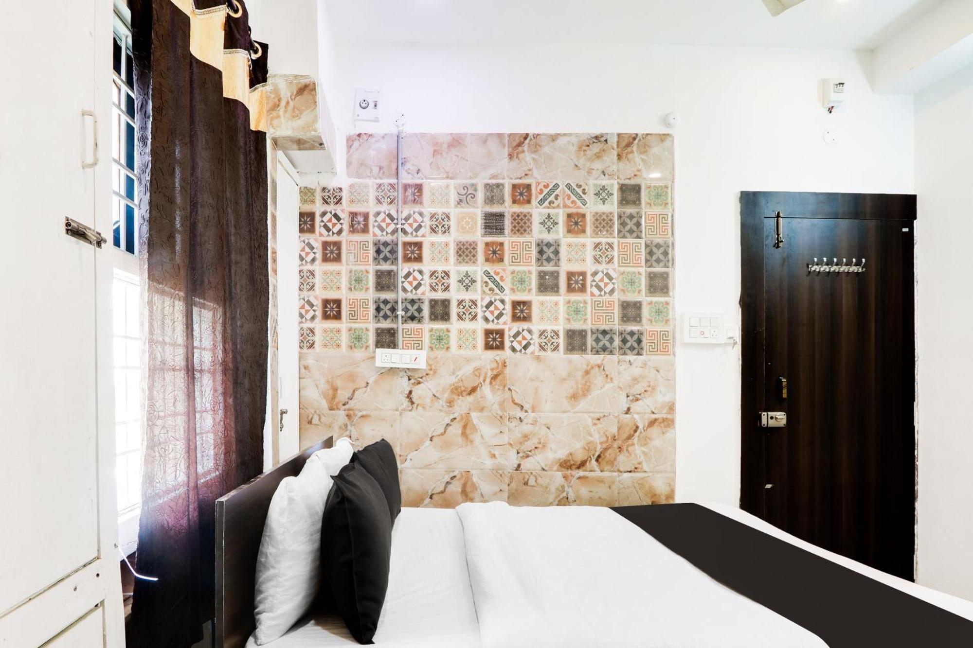 Hotel O City Inn Luxury Rooms Warangal Esterno foto