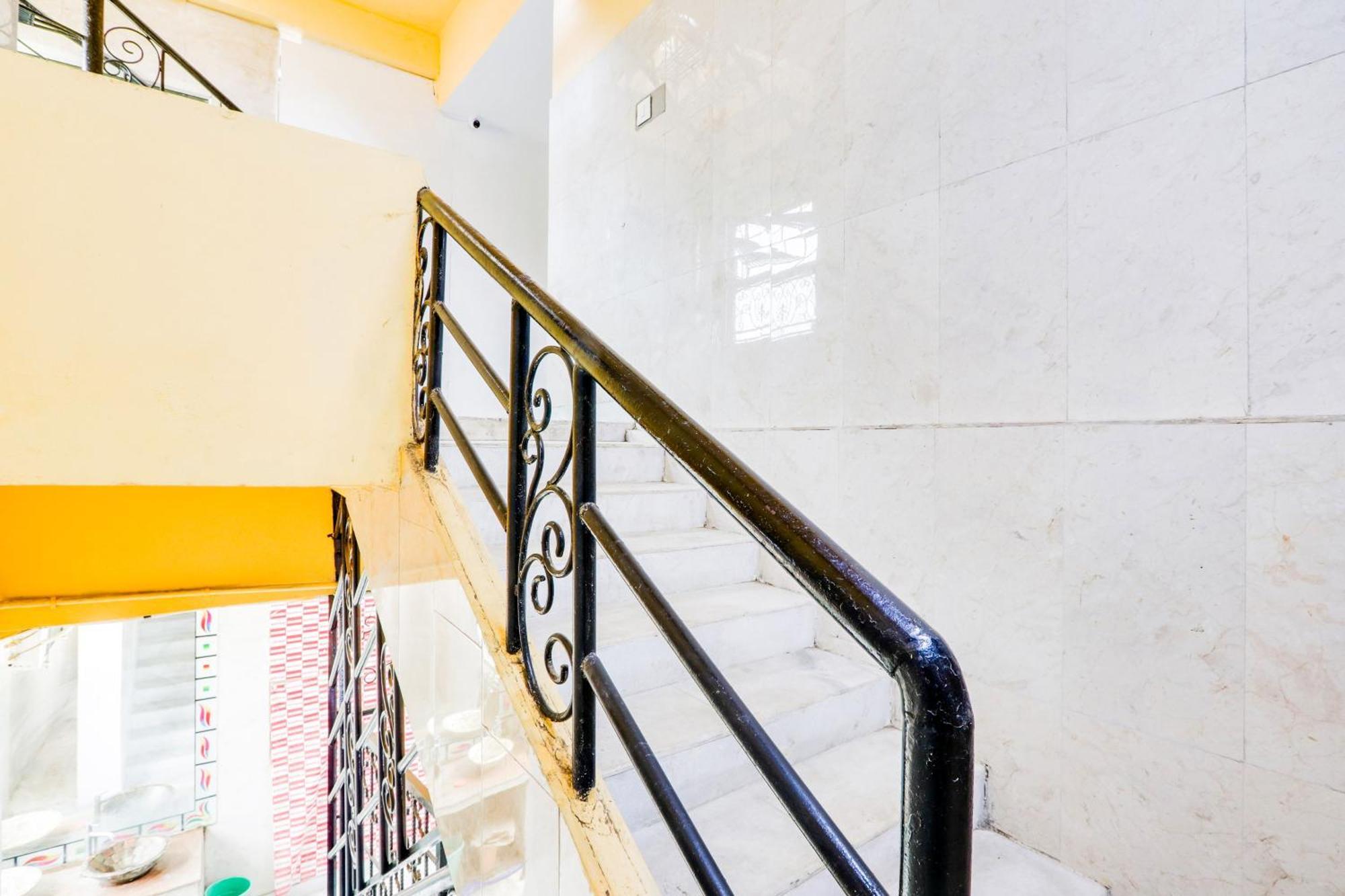 Hotel O City Inn Luxury Rooms Warangal Esterno foto